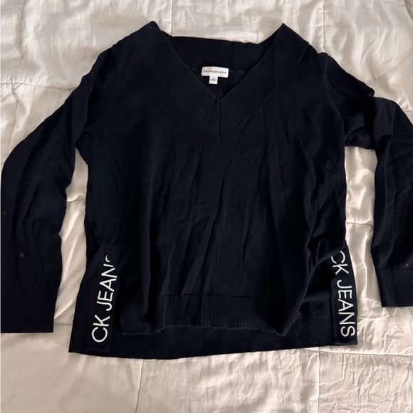 Calvin Klein Sweater - Picture 1 of 2